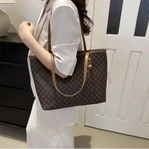 New Simple Fashion Large Capacity Niche Bag | Women's New Trend Delicate Comfortable Hand Bill Shoulder Bag