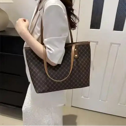 New Simple Fashion Large Capacity Niche Bag | Women's New Trend Delicate Comfortable Hand Bill Shoulder Bag