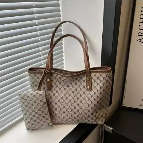 New Simple Fashion Large Capacity Niche Bag | Women's New Trend Delicate Comfortable Hand Bill Shoulder Bag